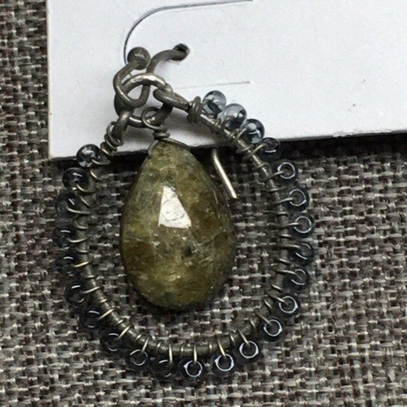 Ann Taylor Loft Earrings Dangle Pierced Beaded Silver Hoop Green Crackle Stone - Picture 3 of 4